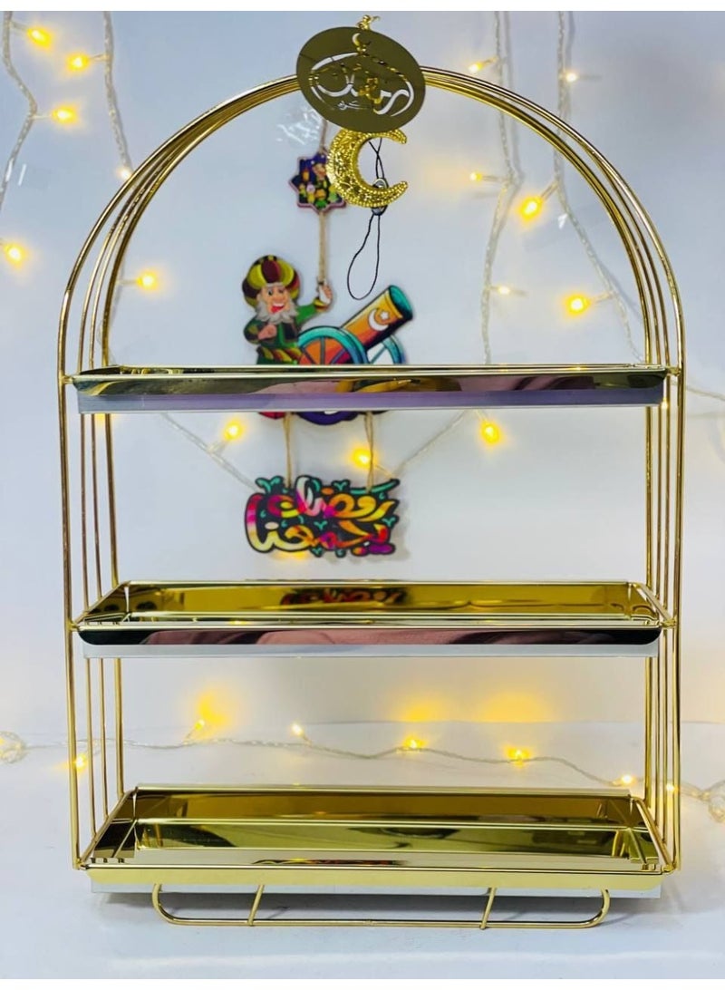 شيالة الأطباق الشيالة 3 دور   الذهبية  و تعليقة الهلال و رمضان كريم  لتقديم الحلويات و الكنافة و الاطايف للضيوف في رمضان  الخامة المعدنية التقيلة  الشيالة المستطيلة  المقاس : ٤٩ سم - Image 1